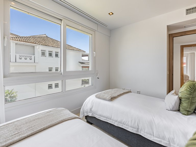 Apartment for Sale in Marbella Golden Mile, Marbella, Malaga 37