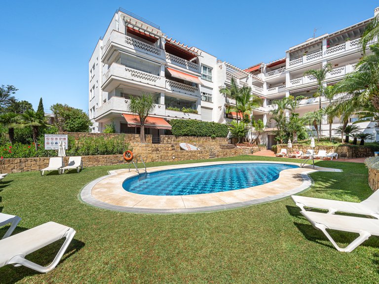 Apartment for Sale in Marbella Golden Mile, Marbella, Malaga 40