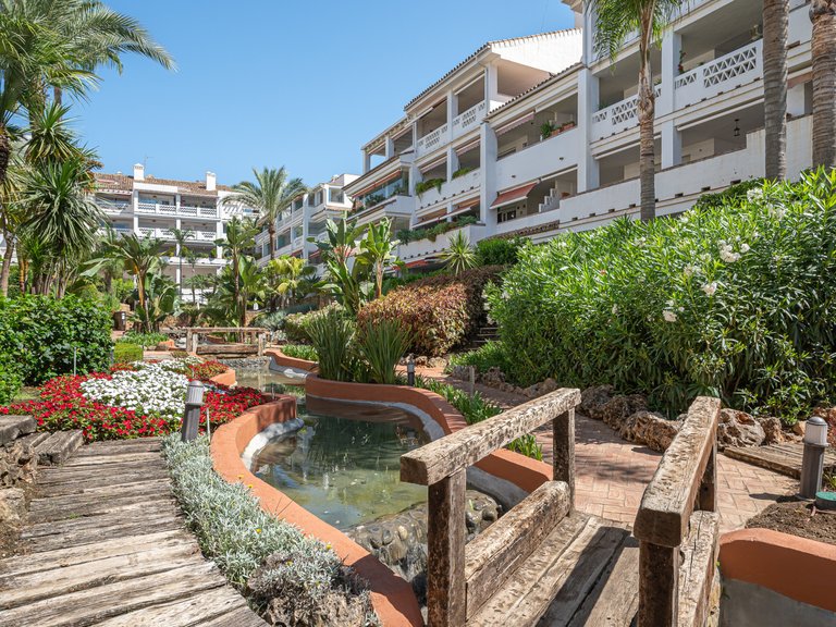 Apartment for Sale in Marbella Golden Mile, Marbella, Malaga 41