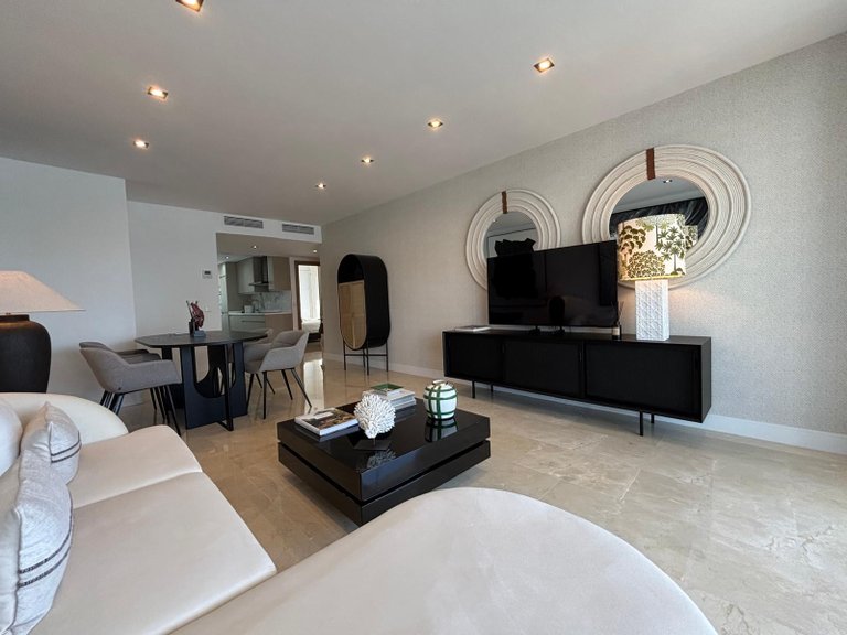 Apartment for Sale in Marbella Golden Mile, Marbella, Malaga 4