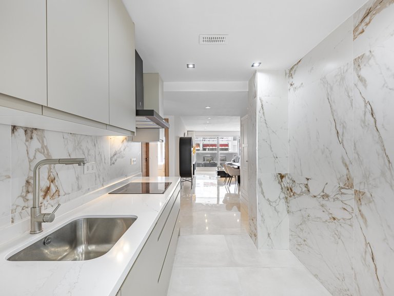 Apartment for Sale in Marbella Golden Mile, Marbella, Malaga 21