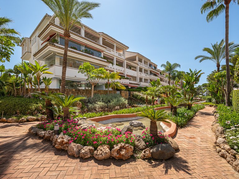 Apartment for Sale in Marbella Golden Mile, Marbella, Malaga 39