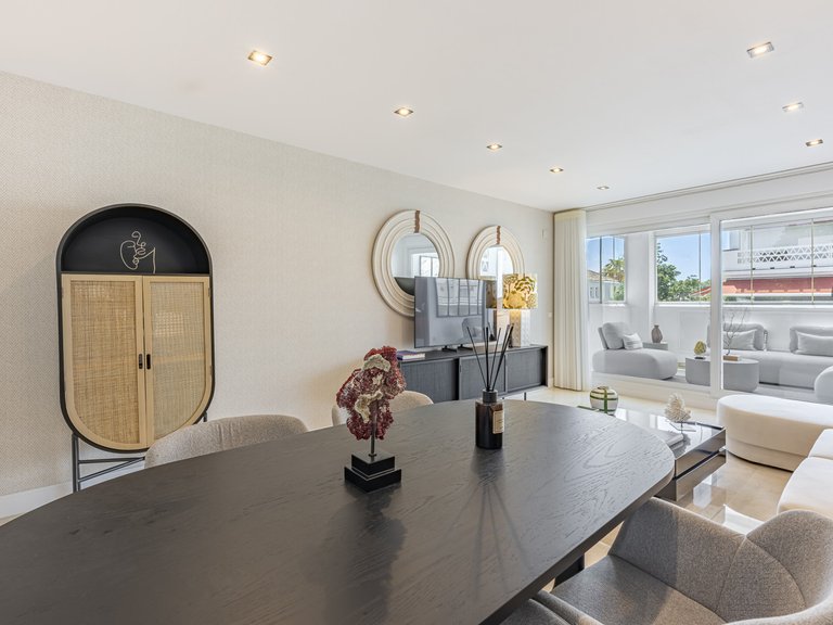 Apartment for Sale in Marbella Golden Mile, Marbella, Malaga 9