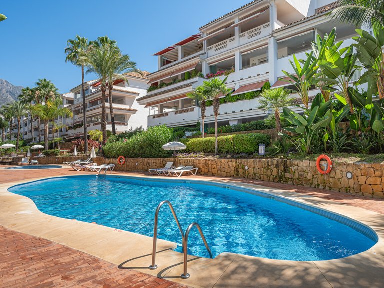 Apartment for Sale in Marbella Golden Mile, Marbella, Malaga 1