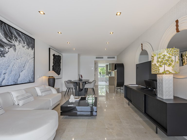 Apartment for Sale in Marbella Golden Mile, Marbella, Malaga 16