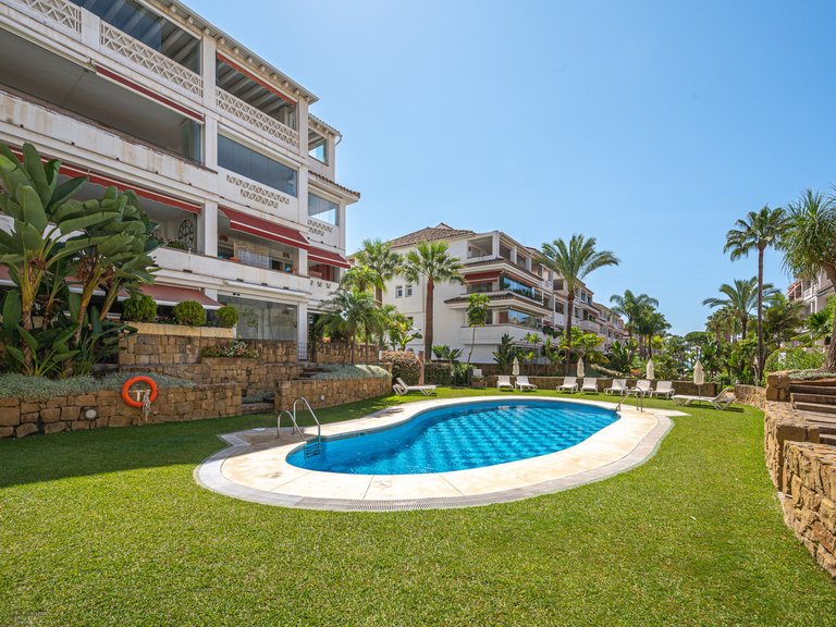 Apartment for Sale in Marbella Golden Mile, Marbella, Malaga 38