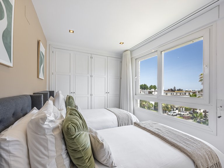 Apartment for Sale in Marbella Golden Mile, Marbella, Malaga 33