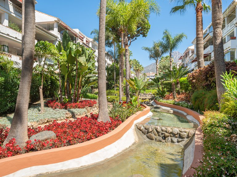 Apartment for Sale in Marbella Golden Mile, Marbella, Malaga 24