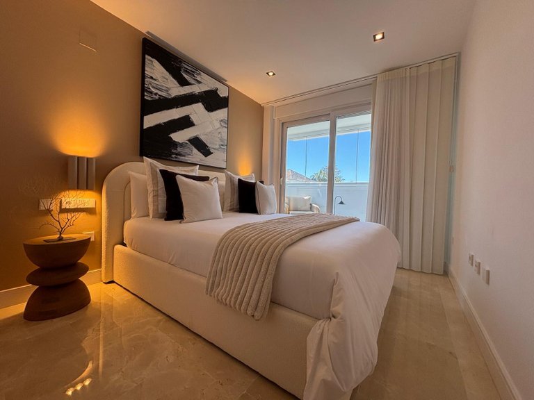 Apartment for Sale in Marbella Golden Mile, Marbella, Malaga 19