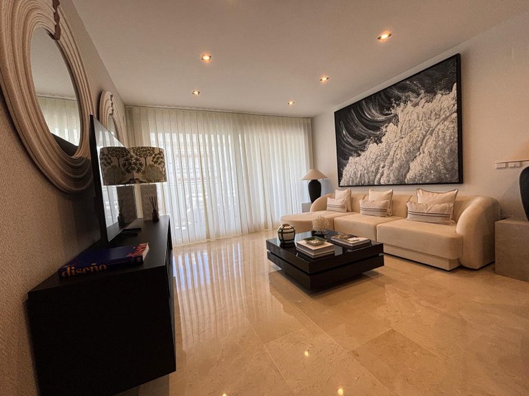 Apartment for Sale in Marbella Golden Mile, Marbella, Malaga 7