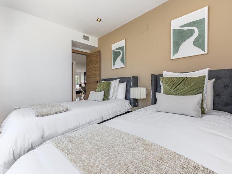 Apartment for Sale in Marbella Golden Mile, Marbella, Malaga 35