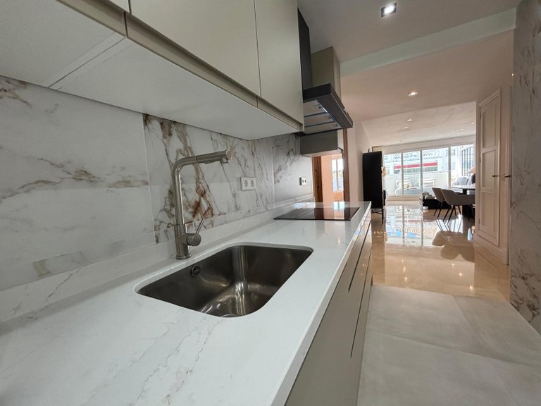 Apartment for Sale in Marbella Golden Mile, Marbella, Malaga 22