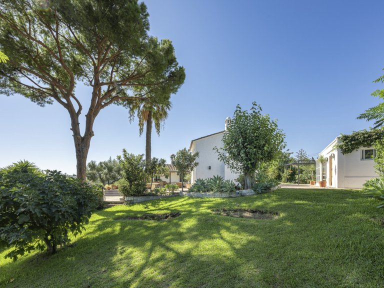 Villa for Sale in Guadalmina Alta, San Pedro De Alcantara, Malaga 35