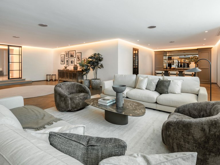 Villa for Sale in Marbella Club Golf Resort, Benahavis, Malaga 17