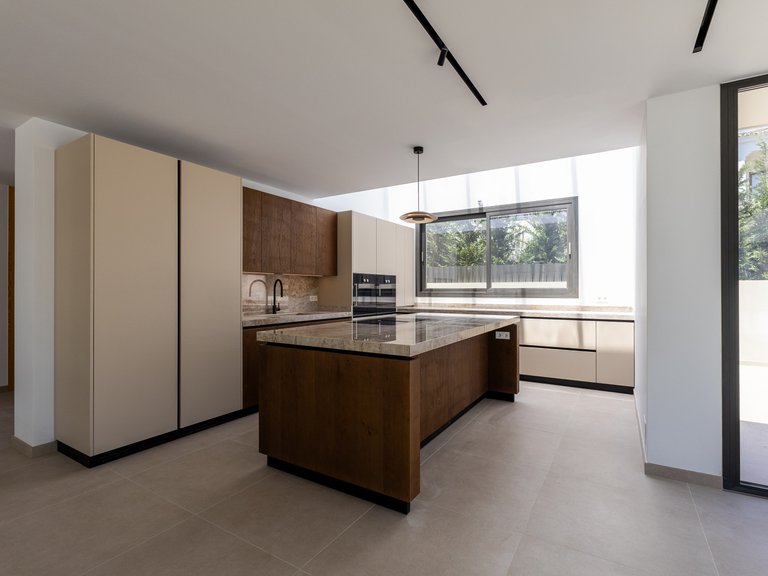 Villa for Sale in Cortijo Blanco, San Pedro De Alcantara, Malaga 13