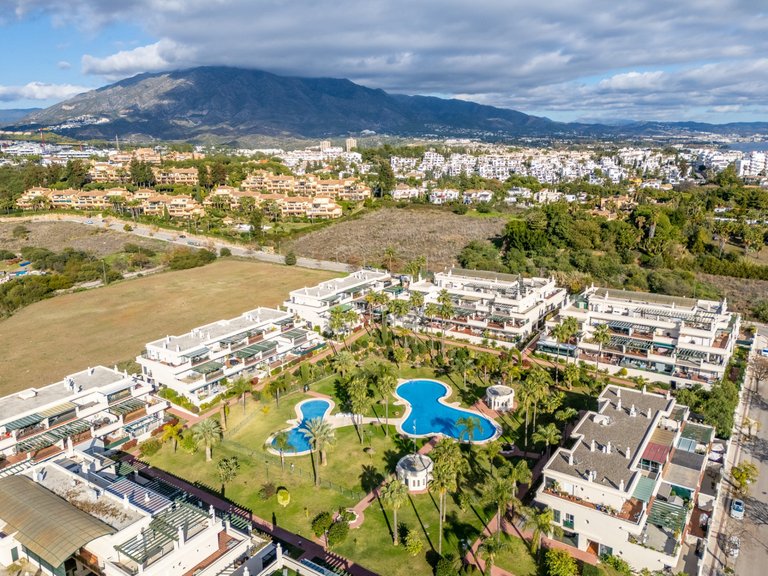 Apartment for Sale in Nueva Andalucia, Marbella, Malaga 24