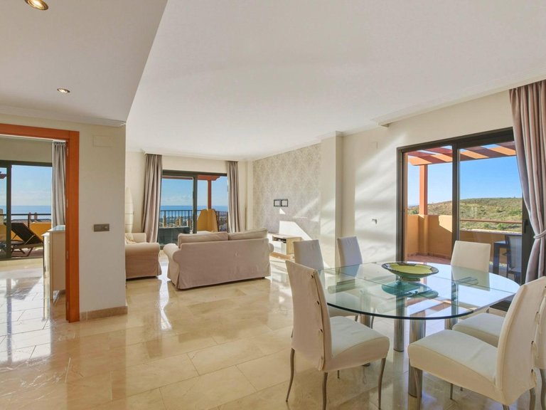 Penthouse for Sale in Benahavis, Malaga 5