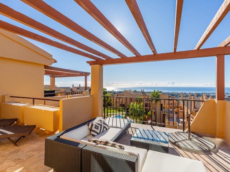 Penthouse for Sale in Benahavis, Malaga 3