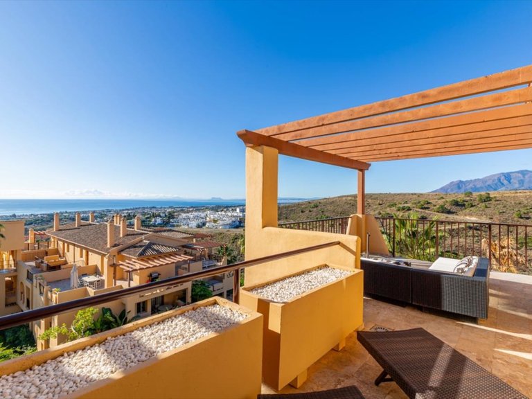 Penthouse for Sale in Benahavis, Malaga 24