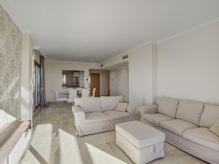 Penthouse for Sale in Benahavis, Malaga 17