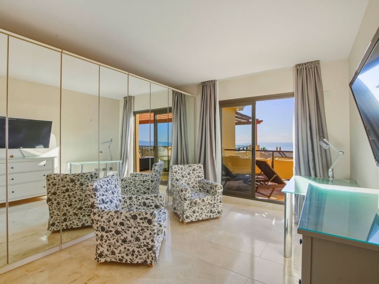 Penthouse for Sale in Benahavis, Malaga 15