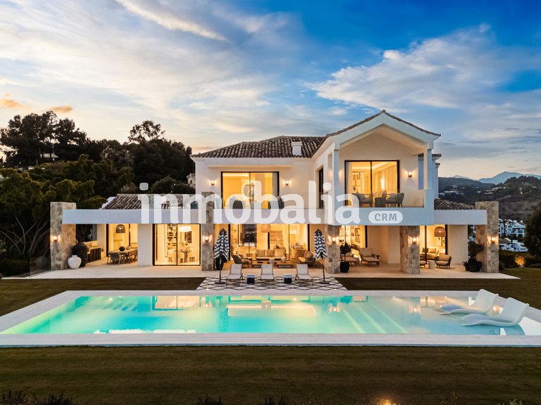 Villa for Sale in El Herrojo, Benahavis, Malaga 1