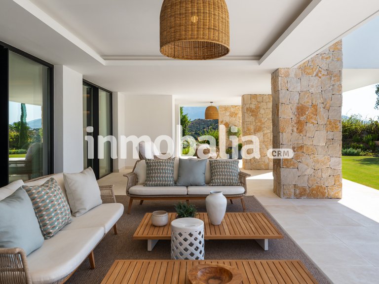 Villa for Sale in El Herrojo, Benahavis, Malaga 19