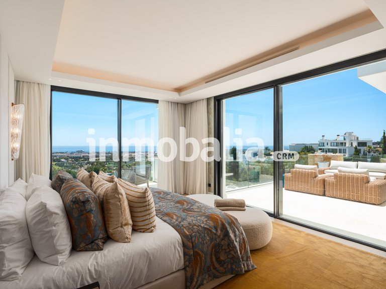 Villa for Sale in El Herrojo, Benahavis, Malaga 21