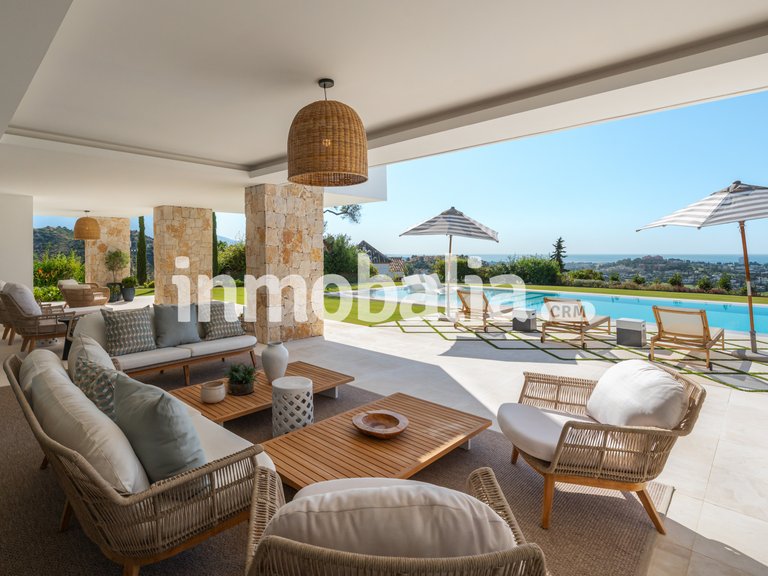 Villa for Sale in El Herrojo, Benahavis, Malaga 6