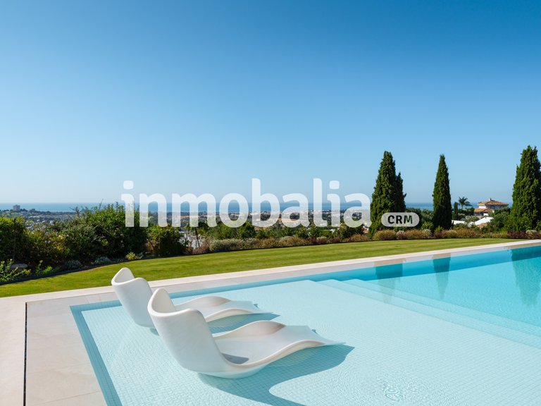 Villa for Sale in El Herrojo, Benahavis, Malaga 8
