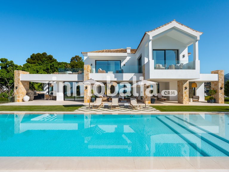 Villa for Sale in El Herrojo, Benahavis, Malaga 7
