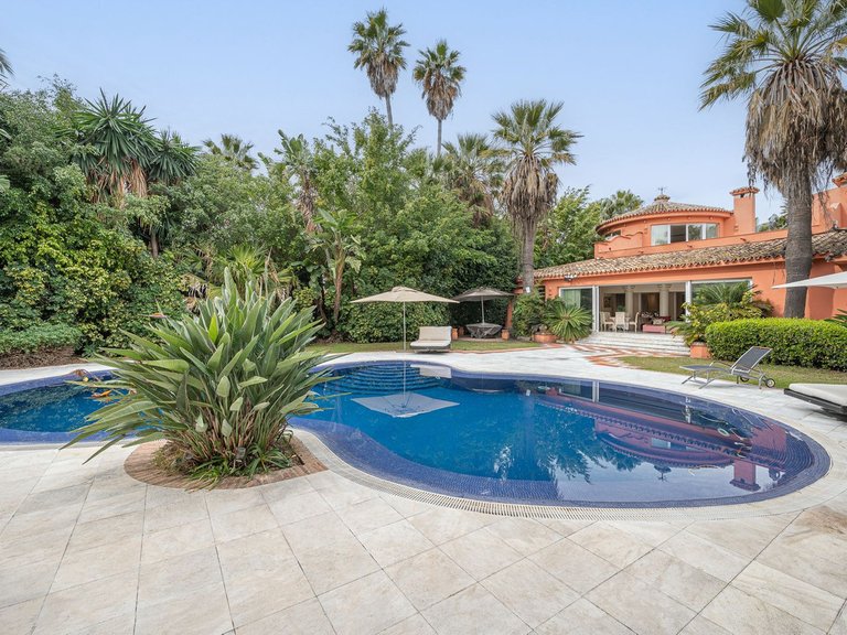 Villa for Sale in Marbella Golden Mile, Marbella, Malaga 26