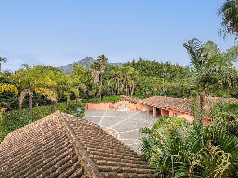 Villa for Sale in Marbella Golden Mile, Marbella, Malaga 28
