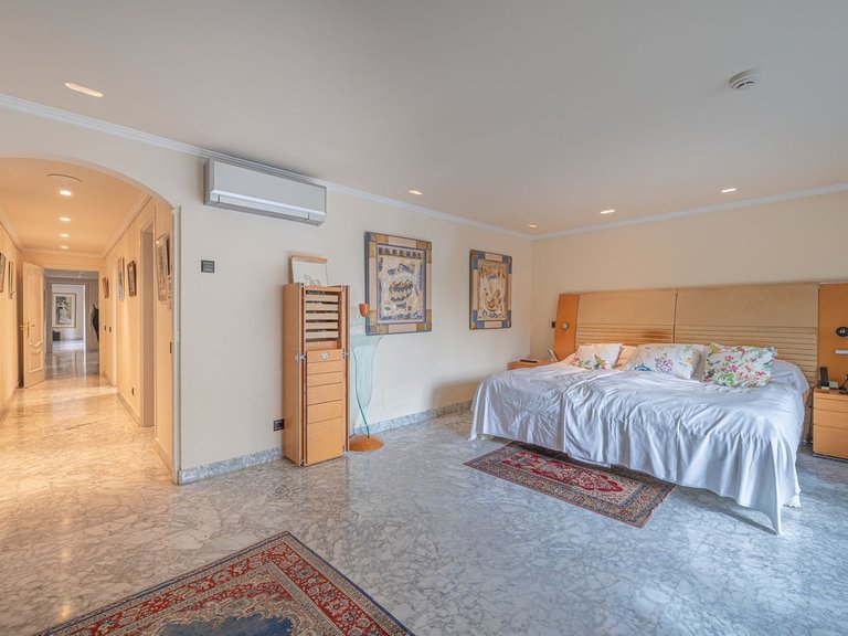 Villa for Sale in Marbella Golden Mile, Marbella, Malaga 25