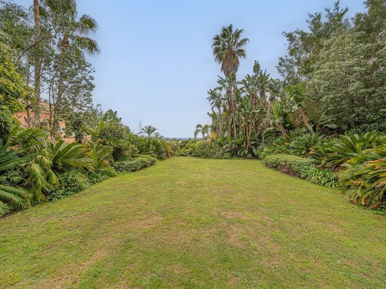 Villa for Sale in Marbella Golden Mile, Marbella, Malaga 7