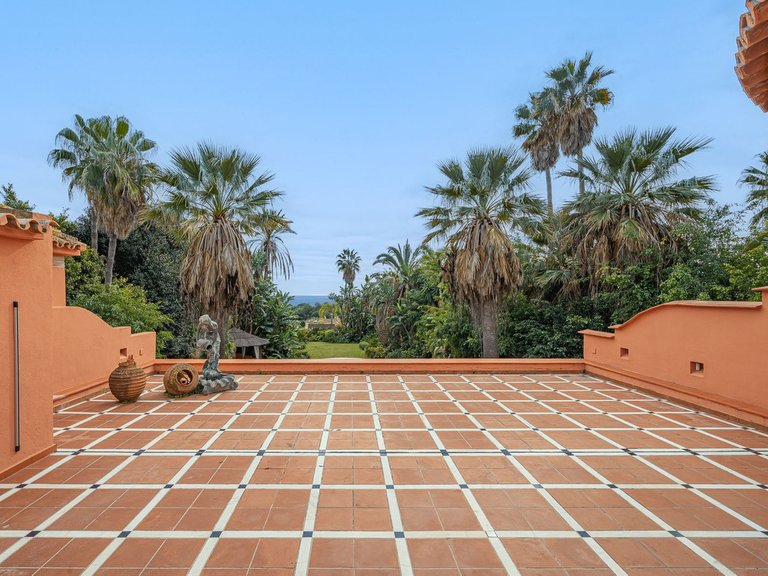 Villa for Sale in Marbella Golden Mile, Marbella, Malaga 29