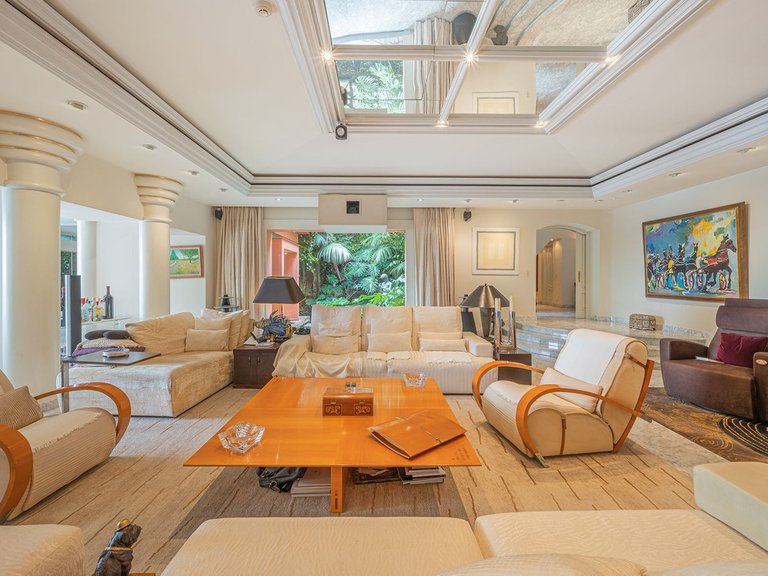 Villa for Sale in Marbella Golden Mile, Marbella, Malaga 16