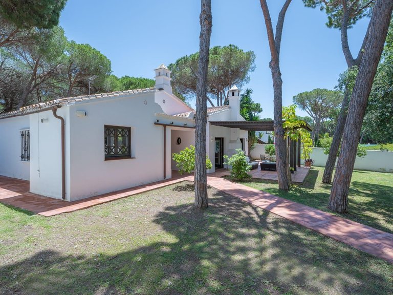 Villa for Rent in Marbella Este, Marbella, Malaga 38