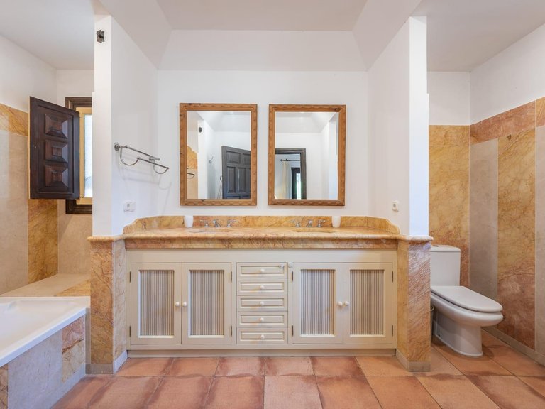 Villa for Rent in Marbella Este, Marbella, Malaga 26