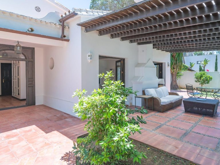Villa for Rent in Marbella Este, Marbella, Malaga 3