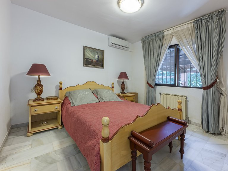 Villa for Sale in Marbella Golden Mile, Marbella, Malaga 38