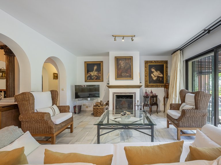Villa for Sale in Marbella Golden Mile, Marbella, Malaga 3