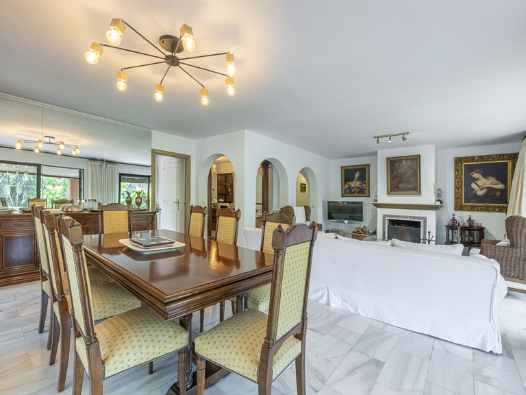Villa for Sale in Marbella Golden Mile, Marbella, Malaga 11