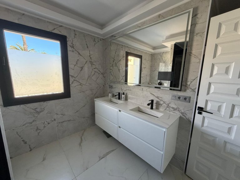 Villa for Rent in Nueva Andalucia, Marbella, Malaga 54