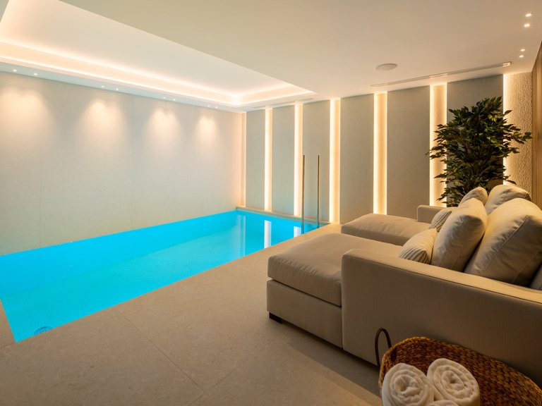 Villa for Sale in El Herrojo, Benahavis, Malaga 3