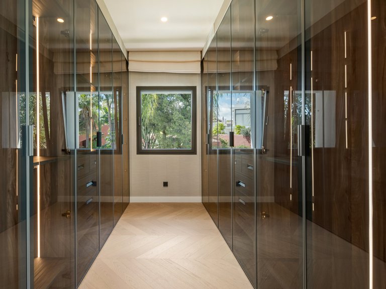 Villa for Sale in El Herrojo, Benahavis, Malaga 41