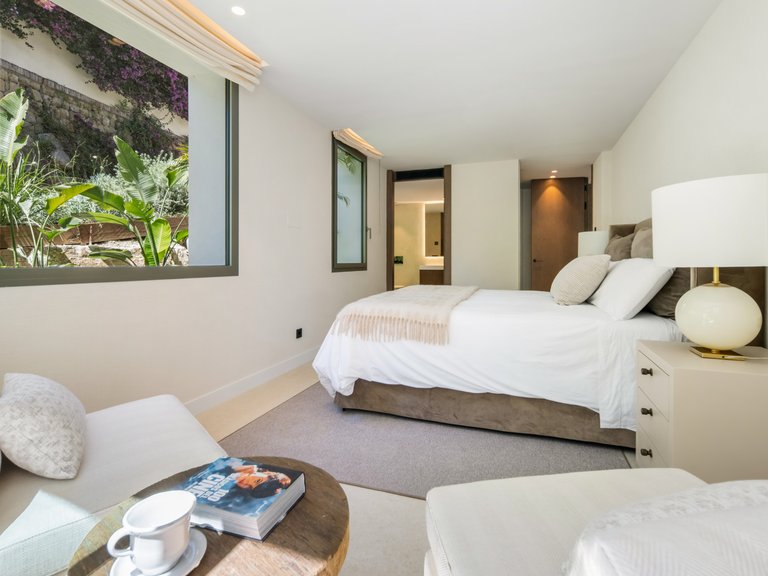 Villa for Sale in El Herrojo, Benahavis, Malaga 40
