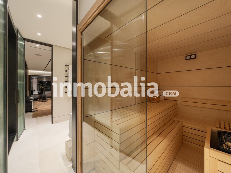 Villa for Sale in Marbella Golden Mile, Marbella, Malaga 31