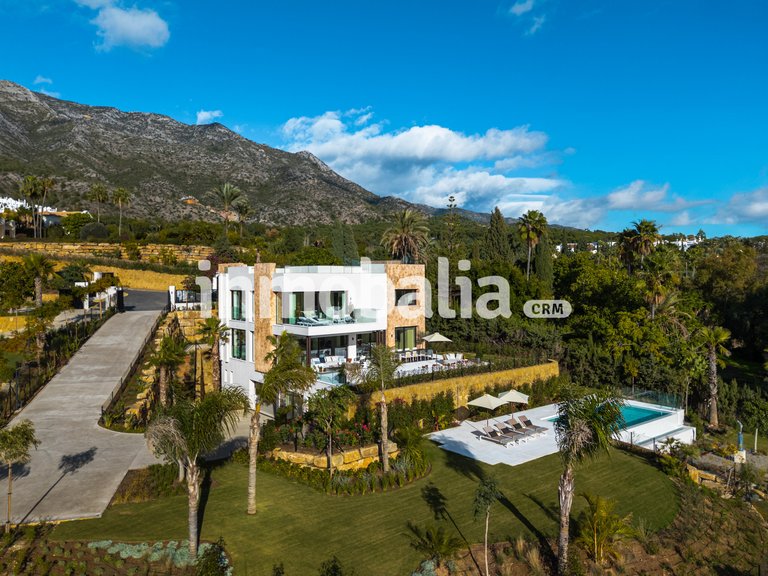 Villa for Sale in Marbella Golden Mile, Marbella, Malaga 3