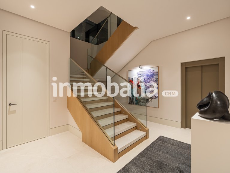 Villa for Sale in Marbella Golden Mile, Marbella, Malaga 27